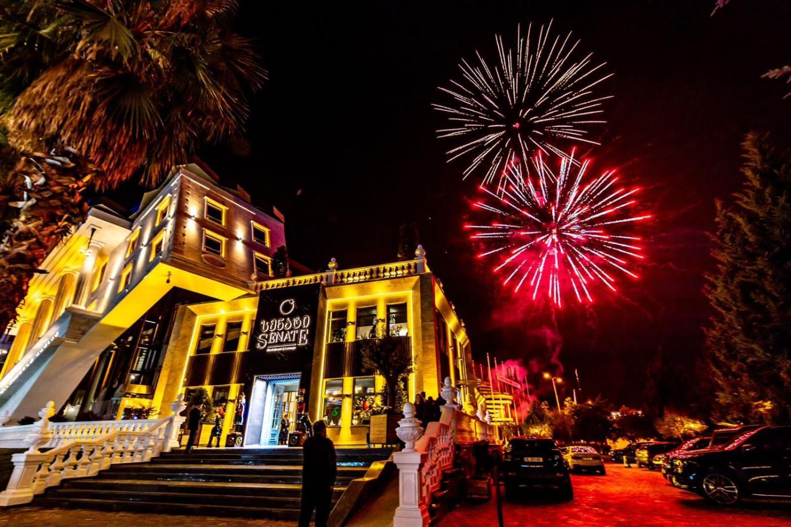 Queen Apartments In Batumi Bagian luar foto
